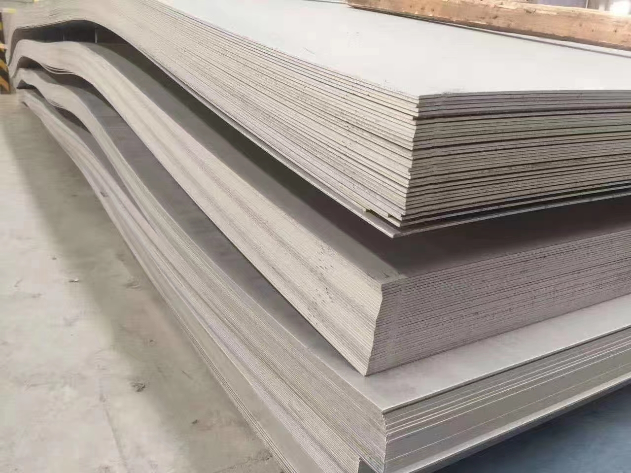 Hot Rolled Cold Rolled Stainless Steel Sheet 304 Material 1mm -10mm Thick