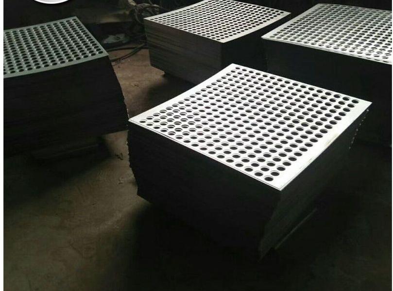High Quality Carbon Steel Perforated Metal Mesh For Decoration Best Price 